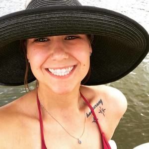 Meet your Posher, Bee